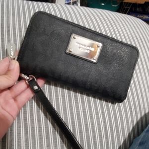 Micheal Kors Wallet